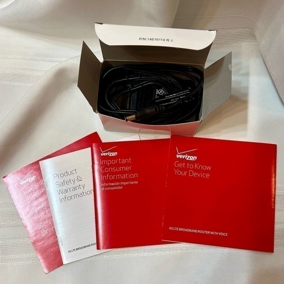 Verizon Novatel 4Gβ LTE Broadband Wireless Router with Voice Model T1114 EUC - Picture 7 of 13